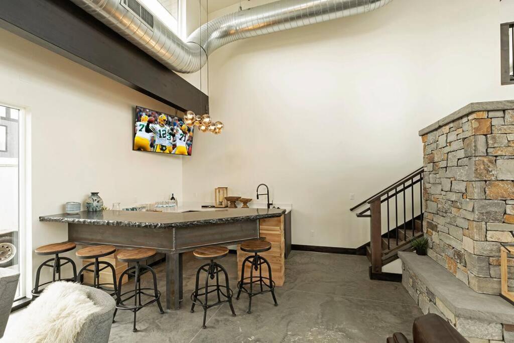 Brand New Upscale Home- Best Location! Whitefish Buitenkant foto