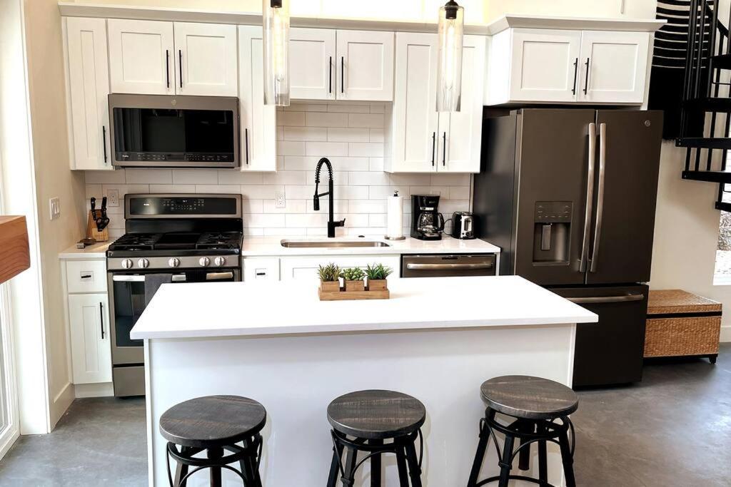 Brand New Upscale Home- Best Location! Whitefish Buitenkant foto