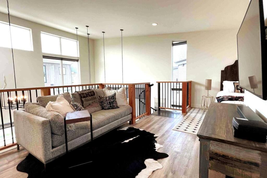 Brand New Upscale Home- Best Location! Whitefish Buitenkant foto