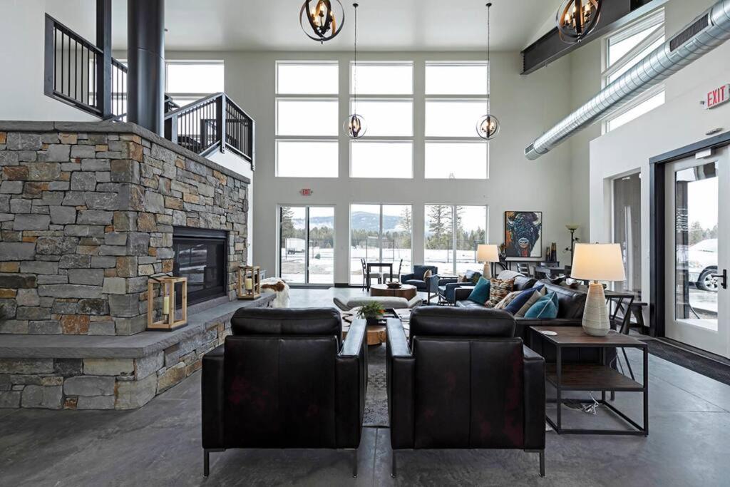 Brand New Upscale Home- Best Location! Whitefish Buitenkant foto