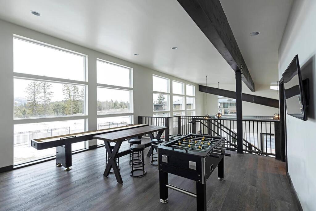 Brand New Upscale Home- Best Location! Whitefish Buitenkant foto